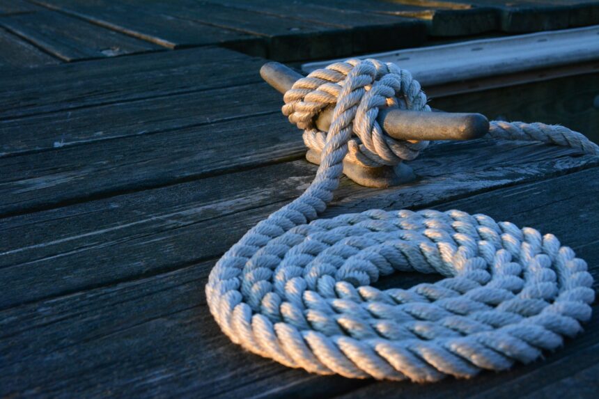 Boottransport regelgeving en wetgeving: Navigeren door de juridische wateren